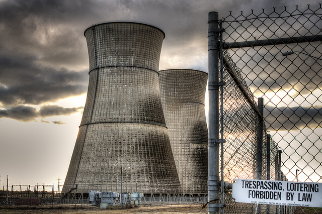 What are the pros of nuclear energy?