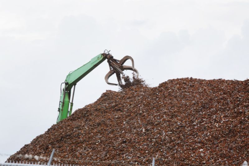 Shredding the metal