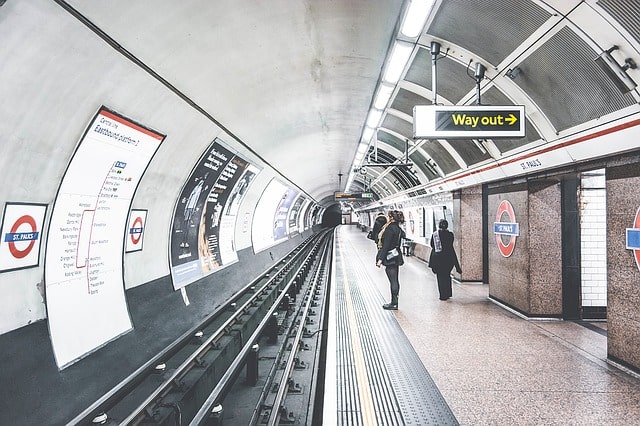 tube-london-underground-station