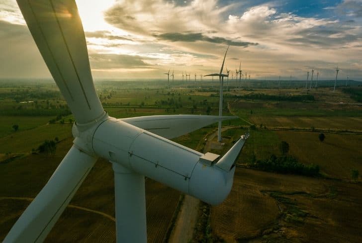 wind-turbine-motor-blade-power