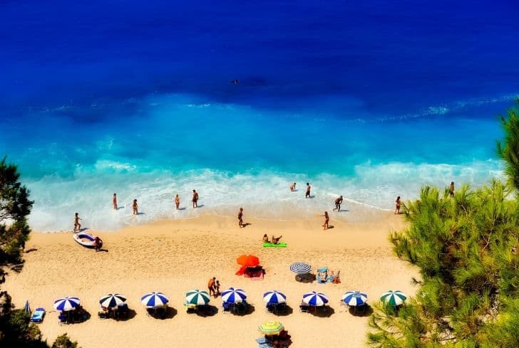 beach-ecotourism-picnic-sea