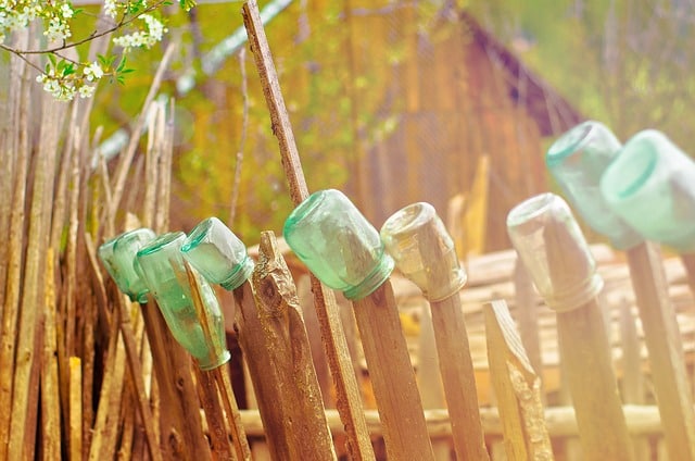 fence-glass-bottles-recycling-arts