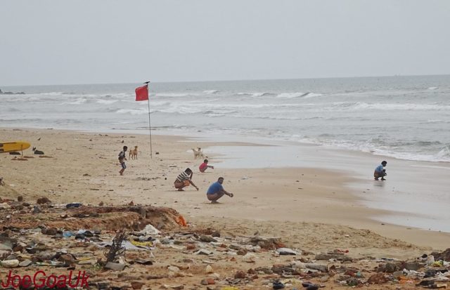 Open-defecation-in-public
