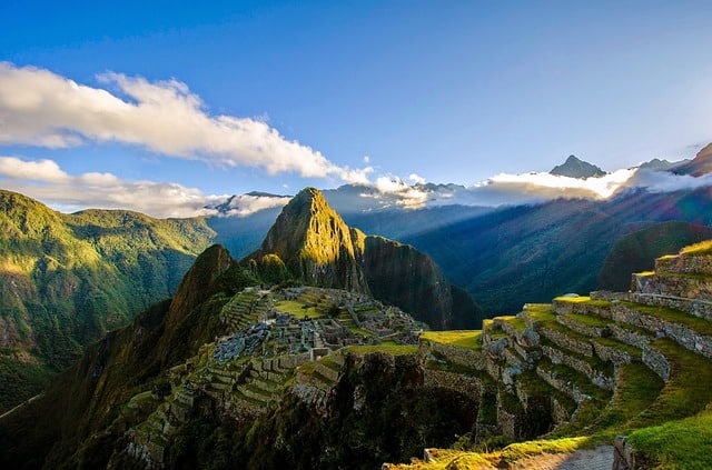 machu-picchu-ruins-mountains-peru