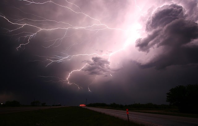 lightning-thunder-lightning-storm