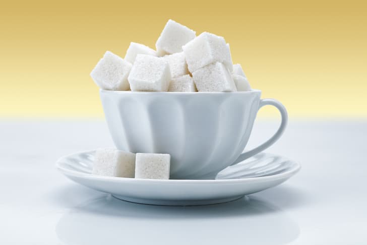 photo-tea-cup-with-sugar