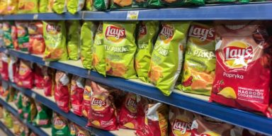 photo-lays-chips-on-store-shelves