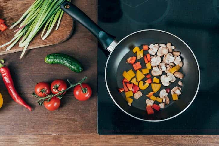 photo-frying-vegetables-on-frying-pan