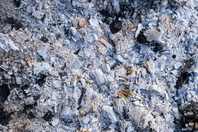 How to use wood ash