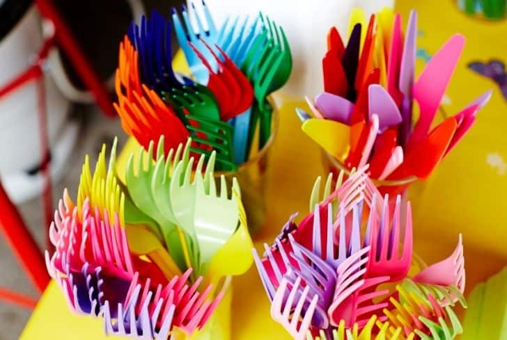 colorful-plastic-straws