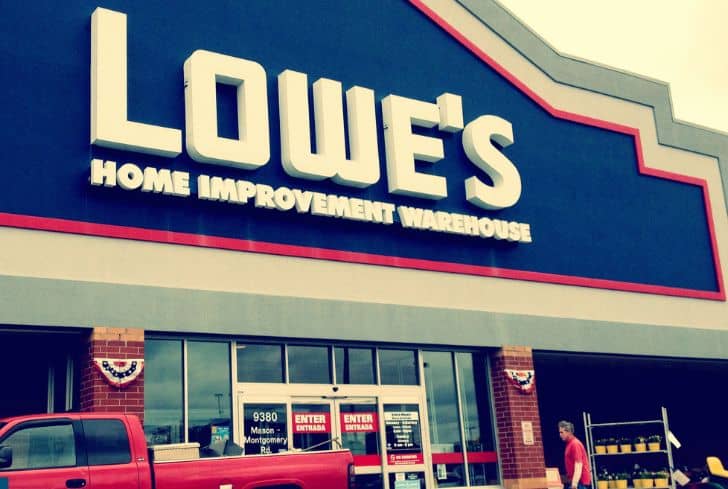 Does Lowes Recycle Light Bulbs