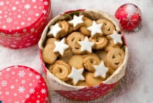 cookies-in-pink-tin