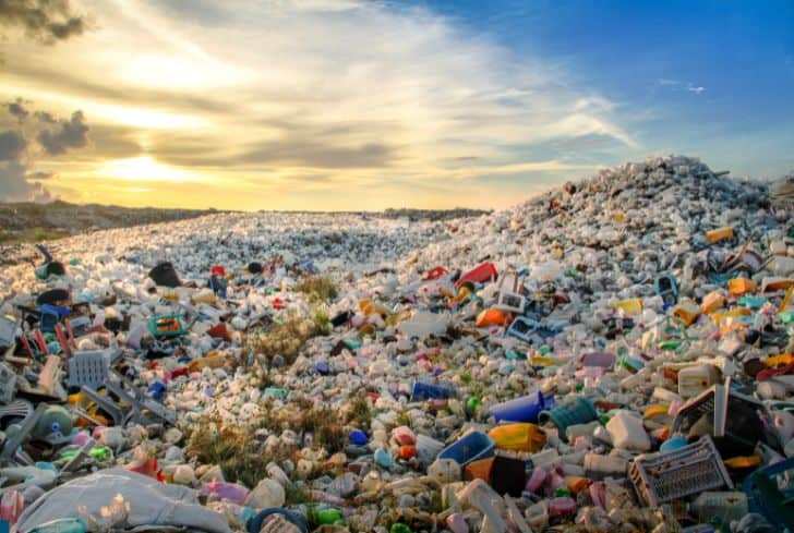 plastic-waste-dumping-site