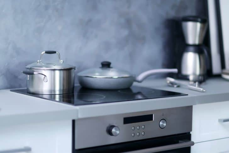 Gas vs Electric Stove Monthly Cost, Which is Cheaper? [2023]