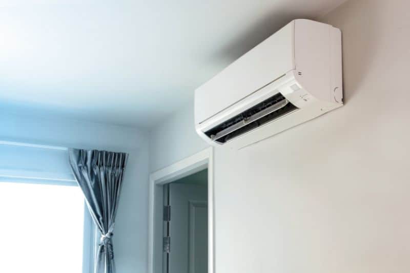 How Many Amps Does a Small Window AC Use?