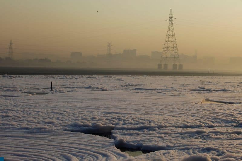 foam-on-yamuna-river