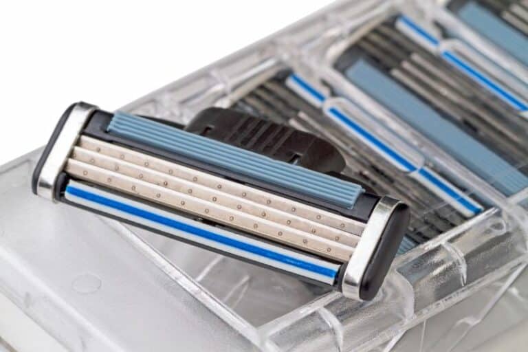 How to Dispose of Razor Blades Sustainably? Conserve Energy Future